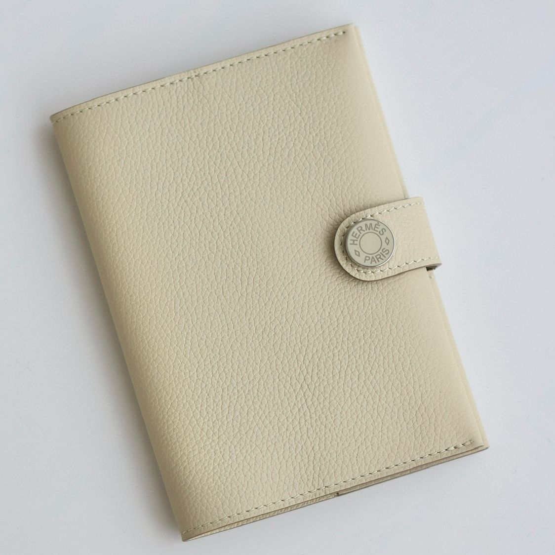 Hermes R.M.S Passport Holder in Beton Evercolor Calfskin