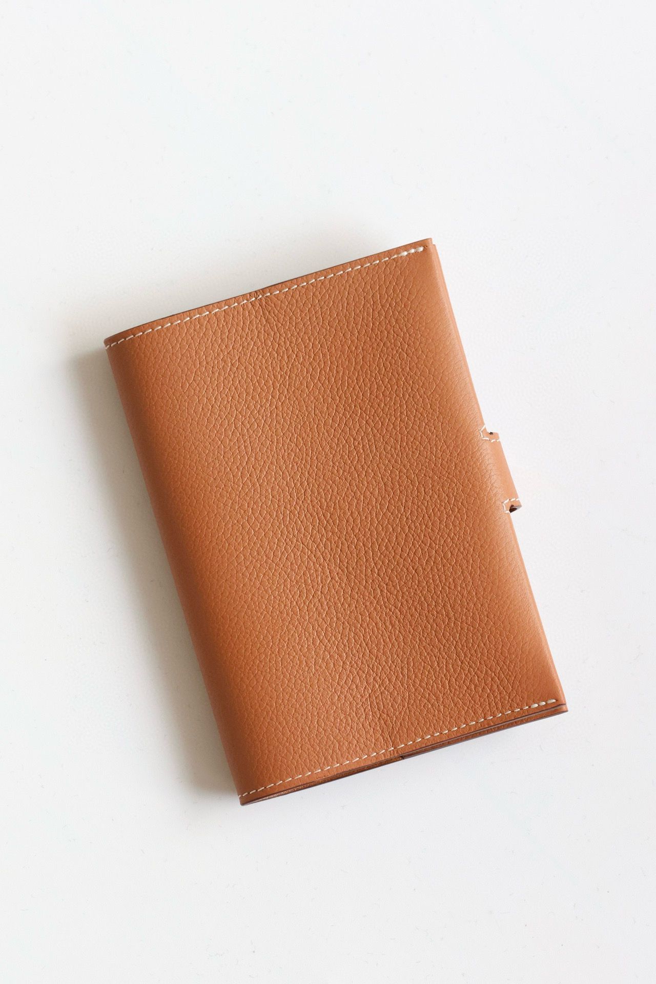 Hermes R.M.S Passport Holder in Gold Evercolor Calfskin - Image 10