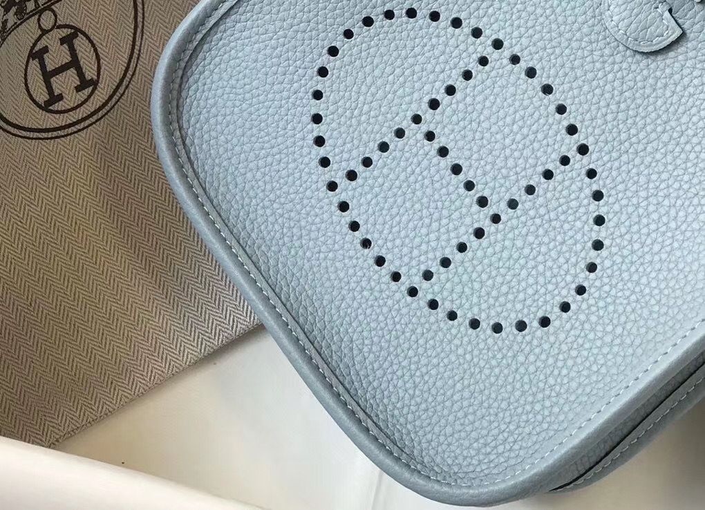Hermes Evelyne III TPM Bag In Blue Lin Clemence Leather - Image 4