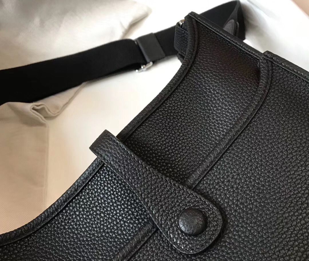 Hermes Evelyne III 29 PM Bag In Black Clemence Leather - Image 8