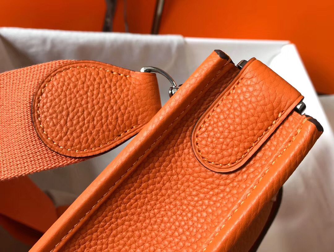 Hermes Evelyne III 29 PM Bag In Orange Clemence Leather - Image 9