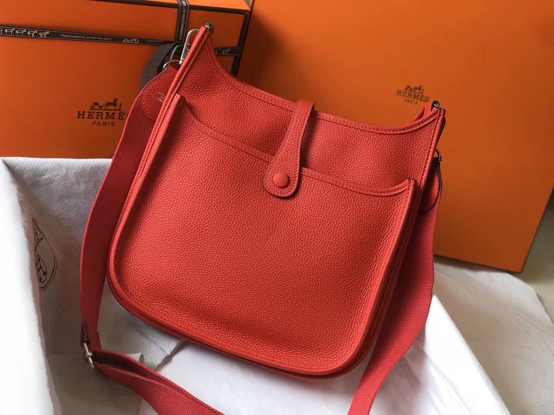 Hermes Evelyne III 29 PM Bag In Red Clemence Leather - Image 6