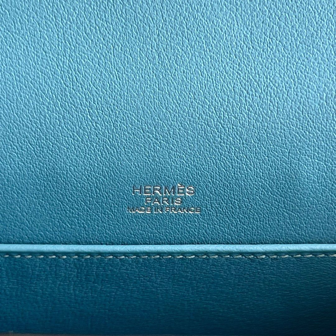 Hermes Geta Handmade Bag in Blue Jean Chevre Mysore Leather - Image 6