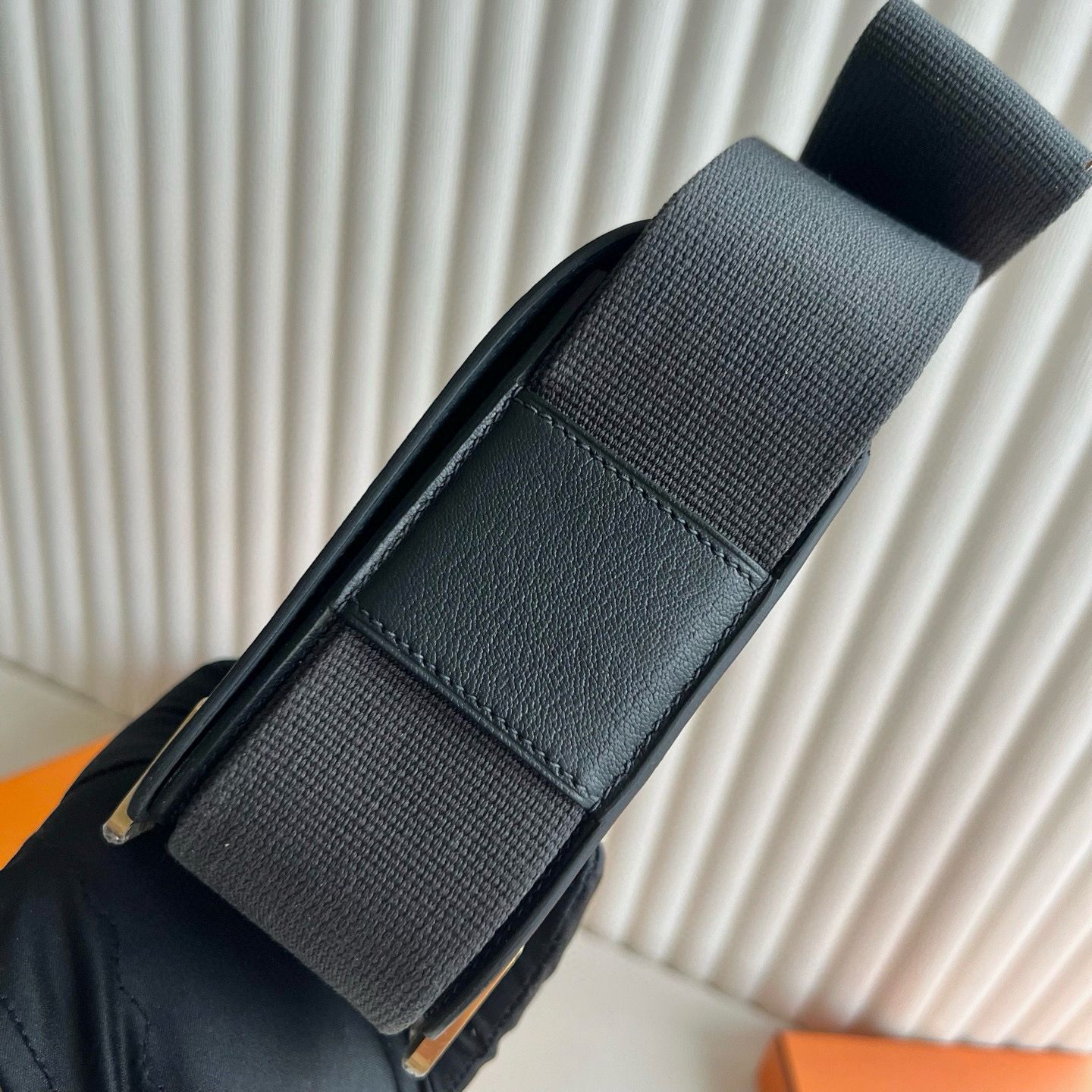 Hermes Geta Handmade Bag in Graphite Chevre Mysore Leather - Image 4