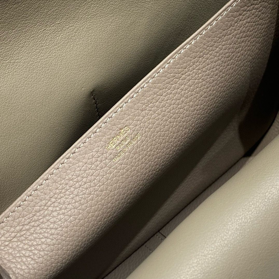 Hermes Halzan 25 Bag in Gris Asphalt Clemence Leather - Image 7