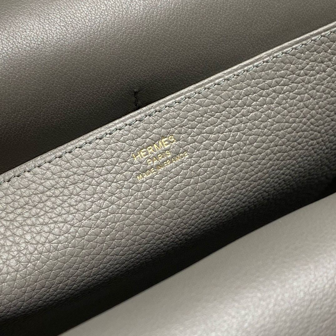 Hermes Halzan 25 Bag in Gris Meyer Clemence Leather - Image 7