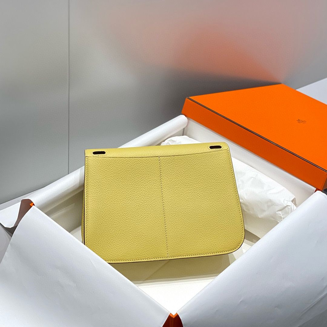 Hermes Halzan 25 Bag in Jaune Poussin Clemence Leather - Image 3