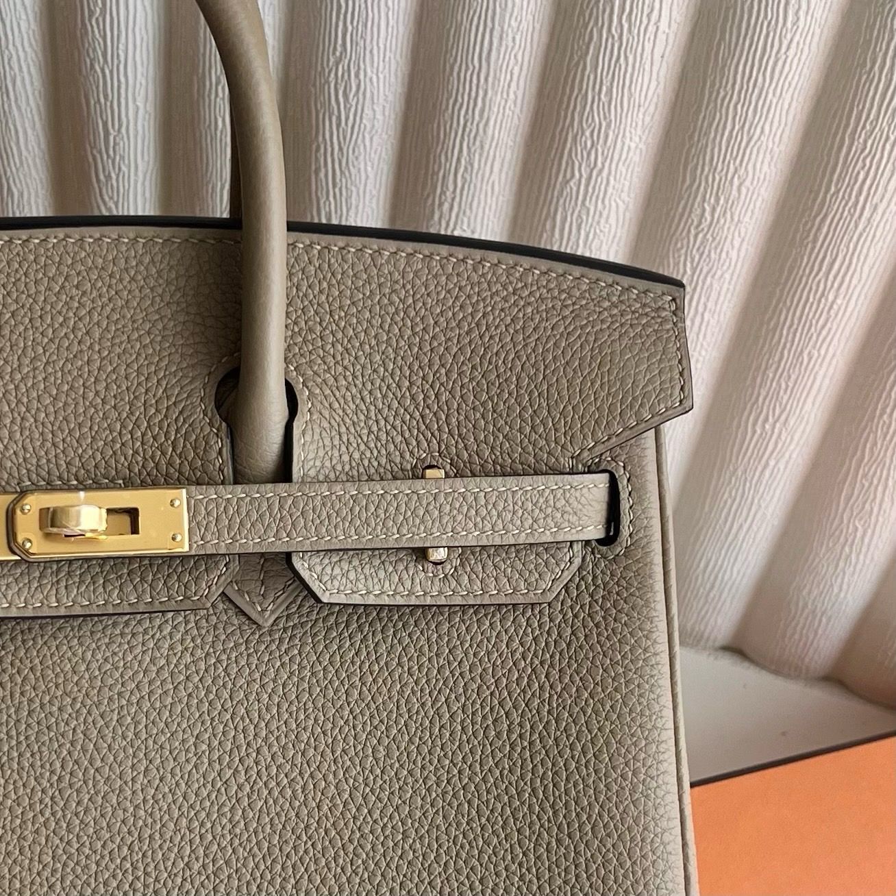 Hermes Birkin 25 Retourne Handmade Bag in Beige Marfa Clemence Leather - Image 3