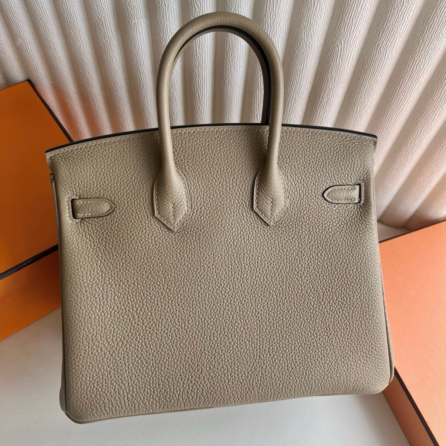 Hermes Birkin 25 Retourne Handmade Bag in Beige Marfa Clemence Leather - Image 9