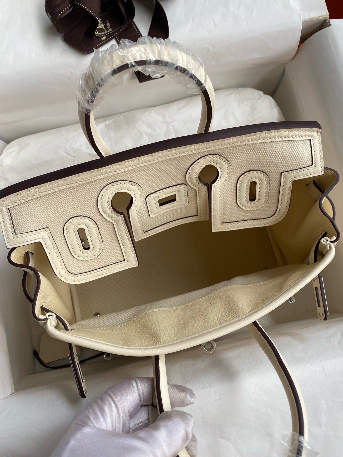 Hermes Birkin Cargo 25 Bag in Craie Toile and Swift Leather - Image 10