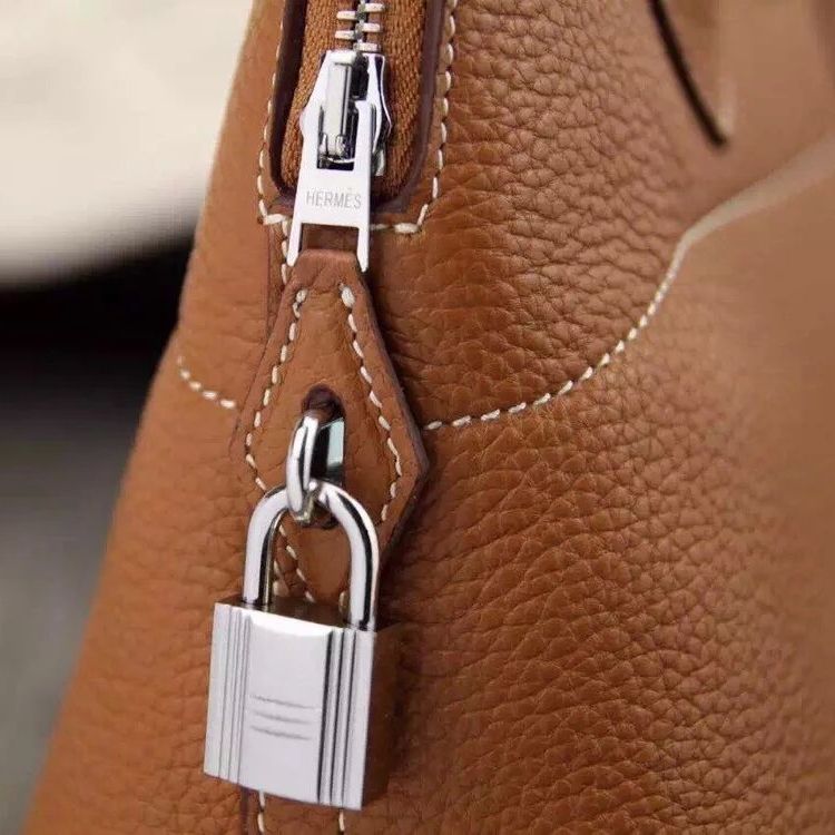 Hermes Bolide 27 Handmade Bag In Gold Clemence Leather - Image 4