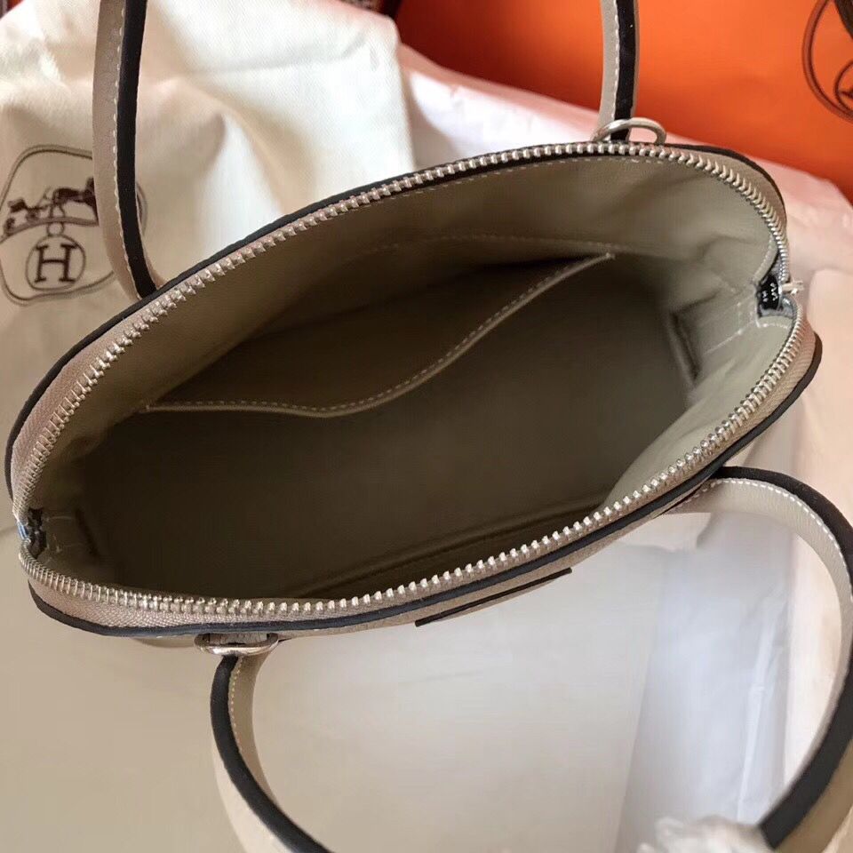 Hermes Bolide 31 Handmade Bag In Tourterelle Clemence Leather - Image 6