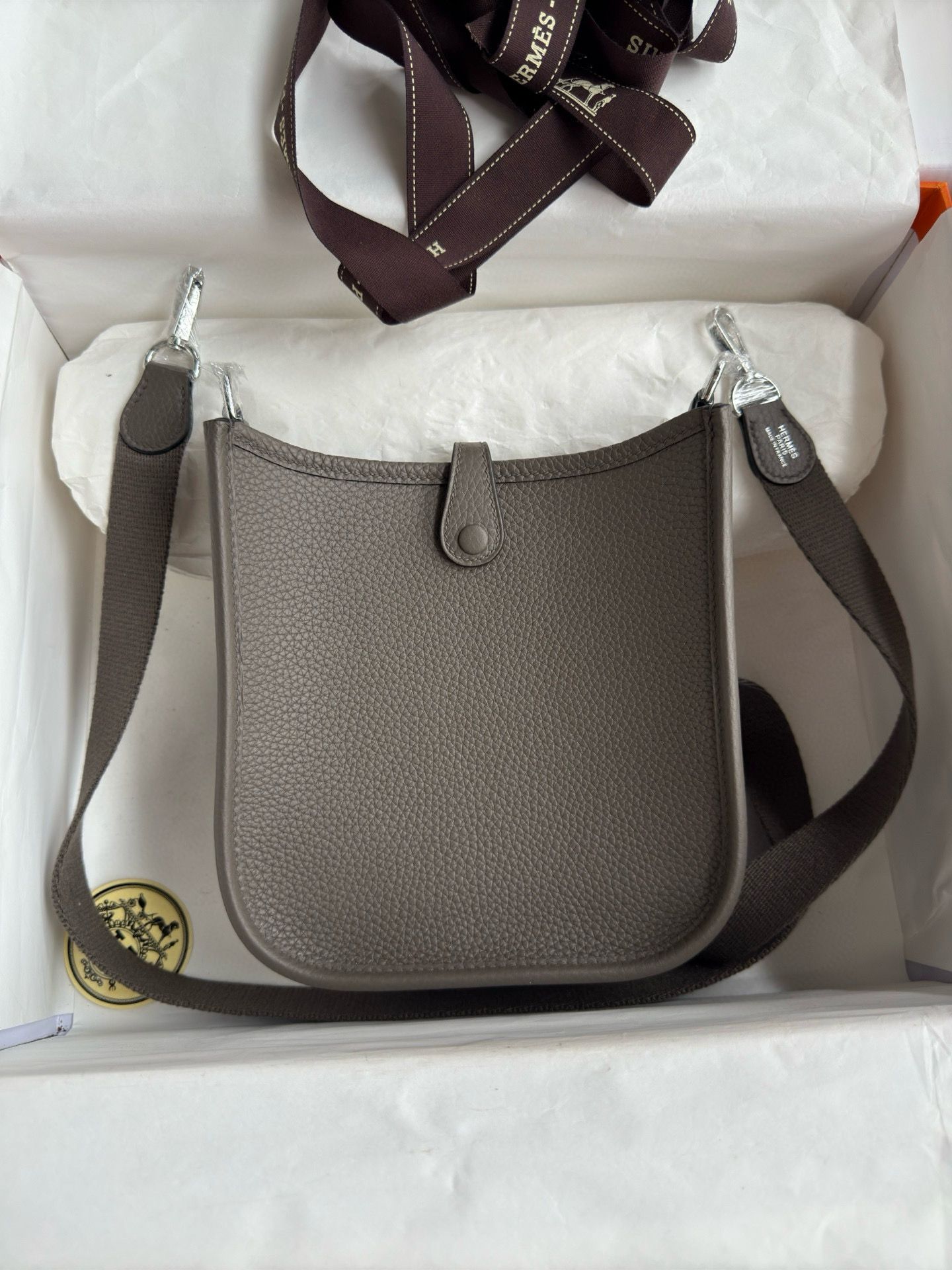 Hermes Evelyne Mini Handmade Bag in Etain Clemence Leather - Image 3