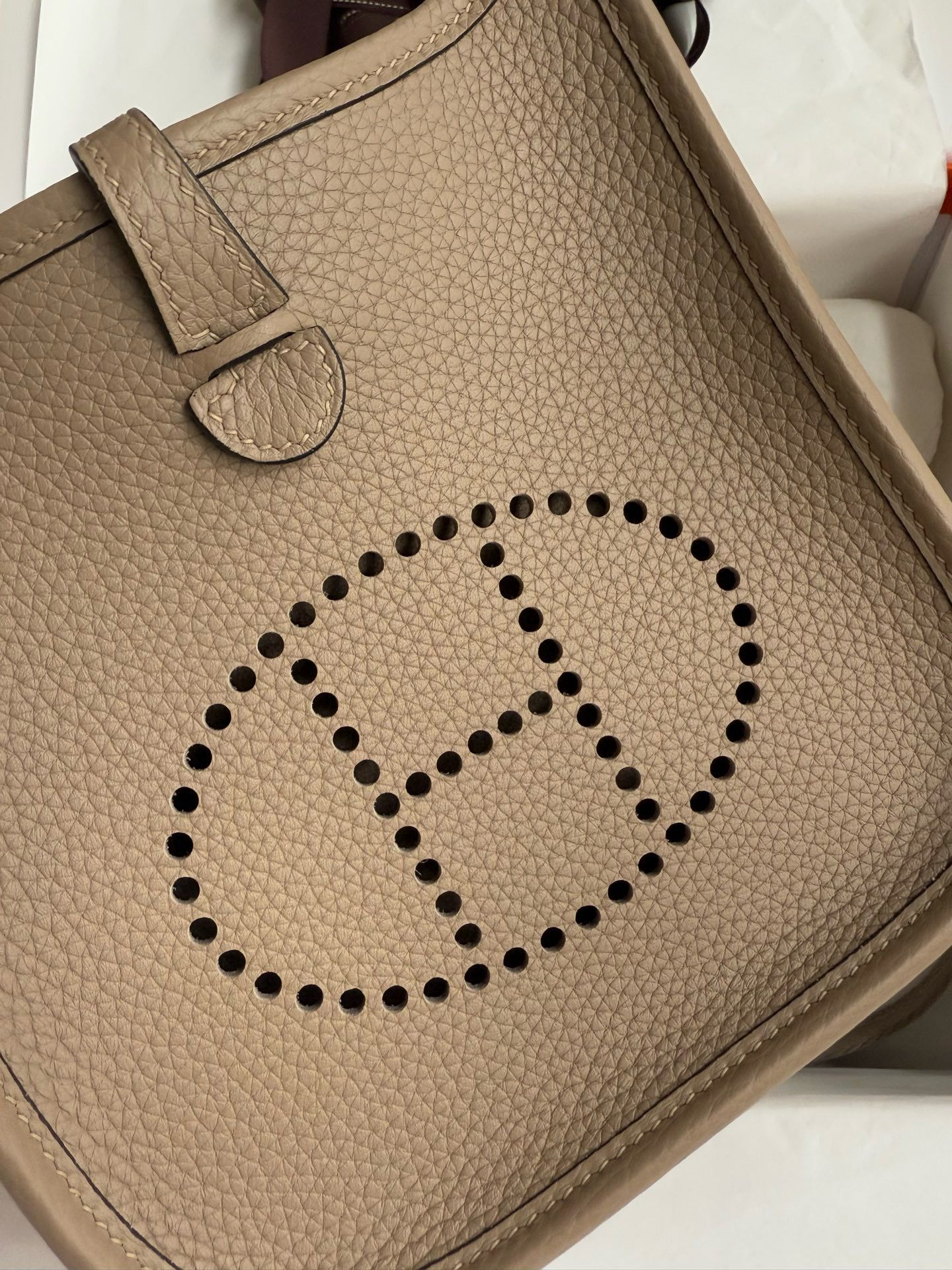 Hermes Evelyne Mini Handmade Bag in Gris Tourterelle Clemence Leather - Image 5