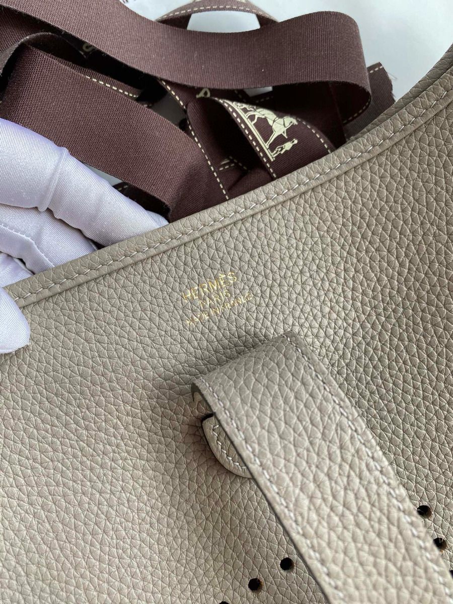 Hermes Evelyne III PM 29 Handmade Bag in Gris Asphalt Clemence Leather - Image 5