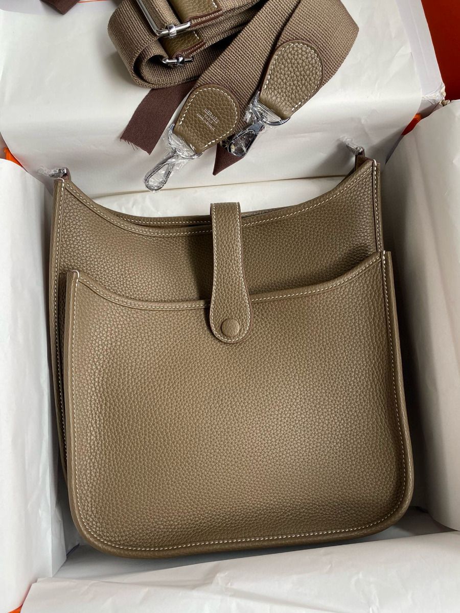 Hermes Evelyne III PM 29 Handmade Bag in Taupe Clemence Leather - Image 3