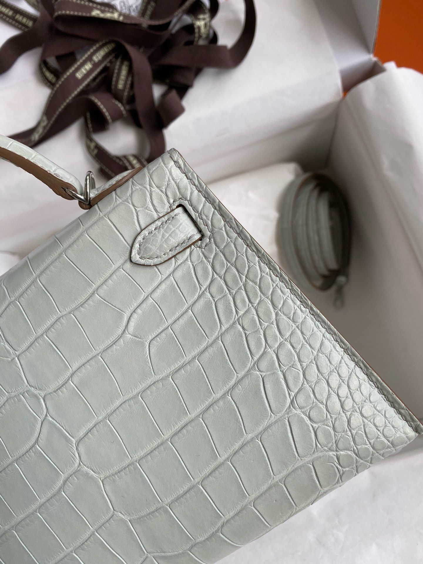 Hermes Kelly Mini II Sellier Handmade Bag In Gris Neve Matte Alligator Leather - Image 6