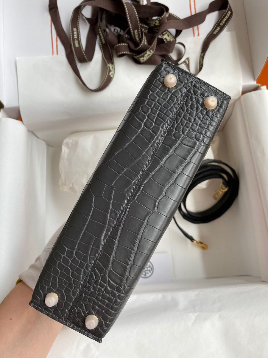 Hermes Kelly Mini II Sellier Handmade Bag In Graphite Matte Alligator Leather - Image 4