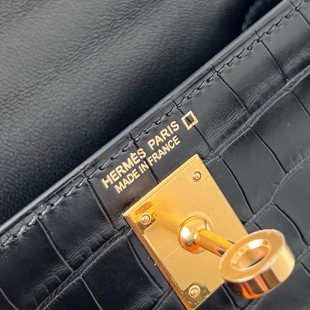 Hermes Kelly Mini II Sellier Handmade Bag in Black Matte Alligator Leather - Image 8