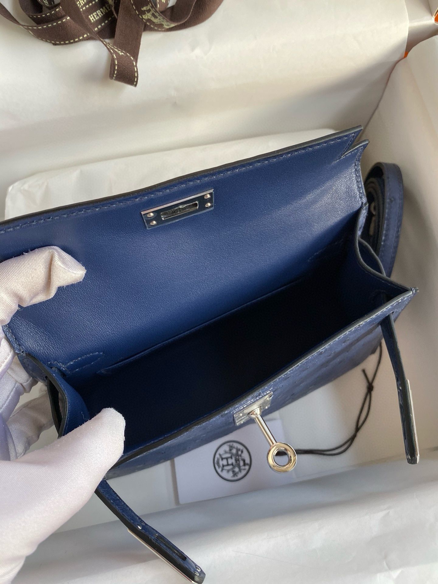 Hermes Kelly Mini II Sellier Handmade Bag In Blue Iris Ostrich Leather - Image 10