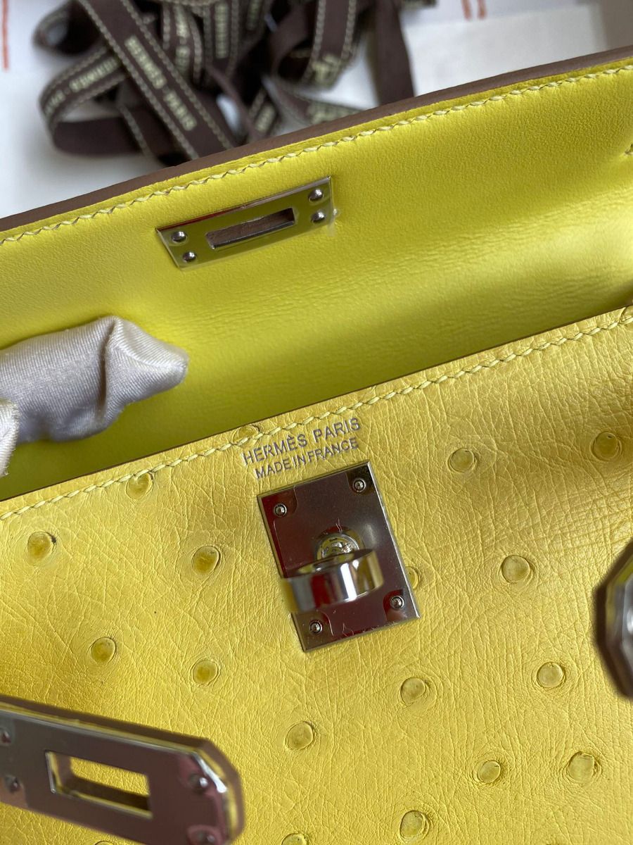 Hermes Kelly Mini II Sellier Handmade Bag In Lime Ostrich Leather - Image 9