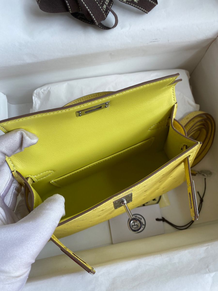 Hermes Kelly Mini II Sellier Handmade Bag In Lime Ostrich Leather - Image 10