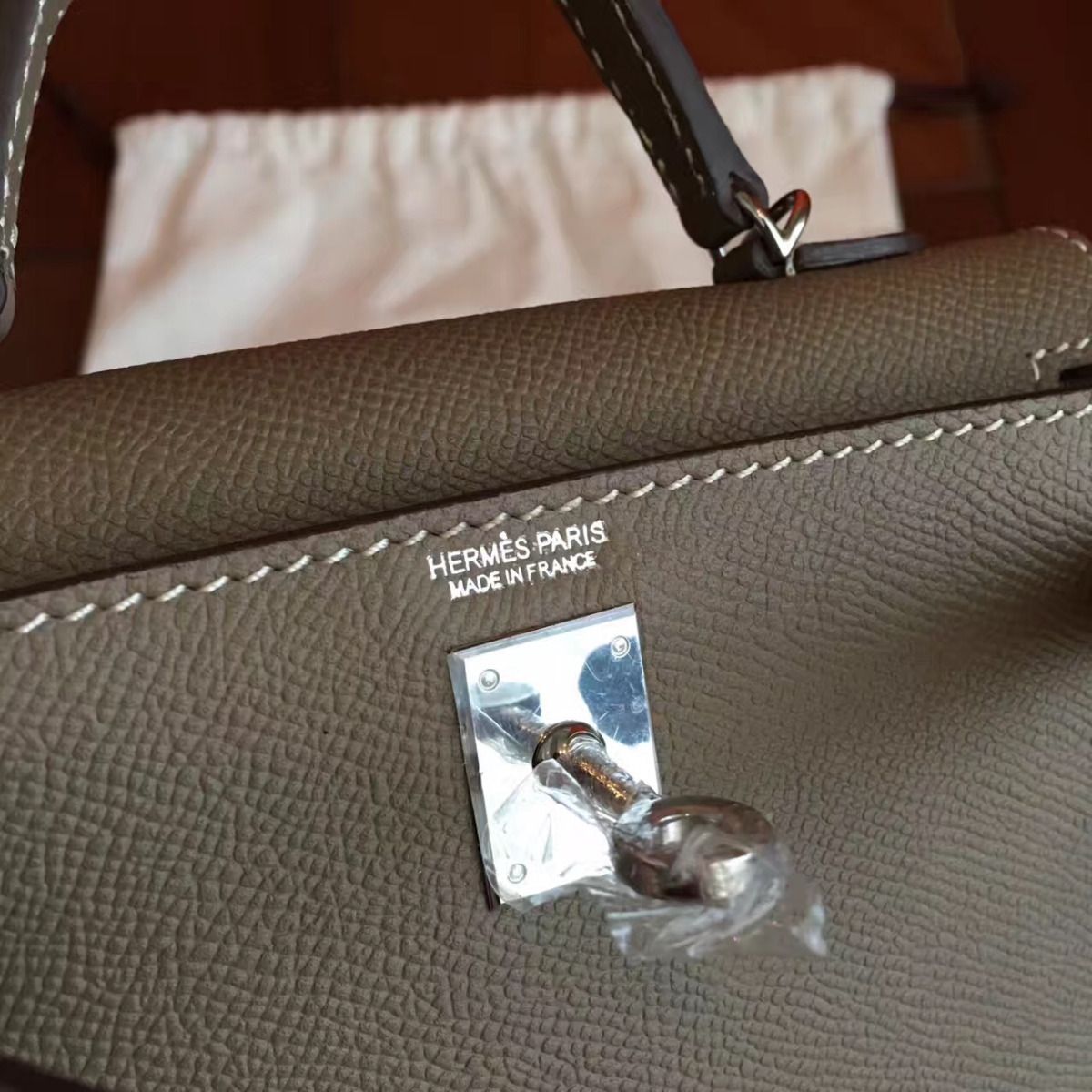 Hermes Kelly Mini II Handmade Bag In Taupe Epsom Leather - Image 5