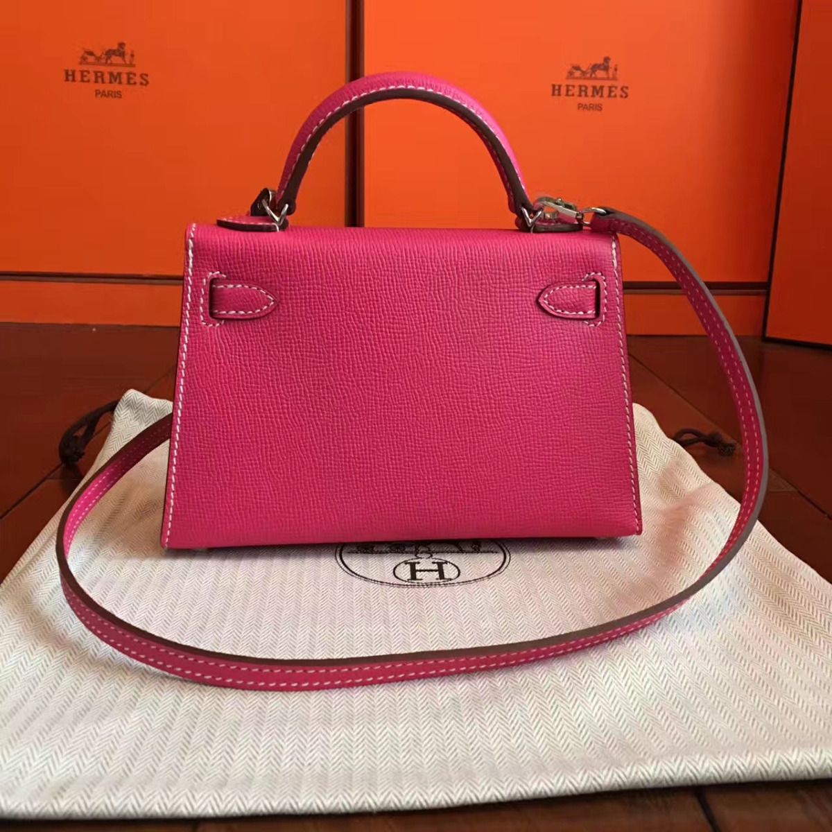 Hermes Kelly Mini II Handmade Bag In Rose Tyrien Epsom Leather - Image 3