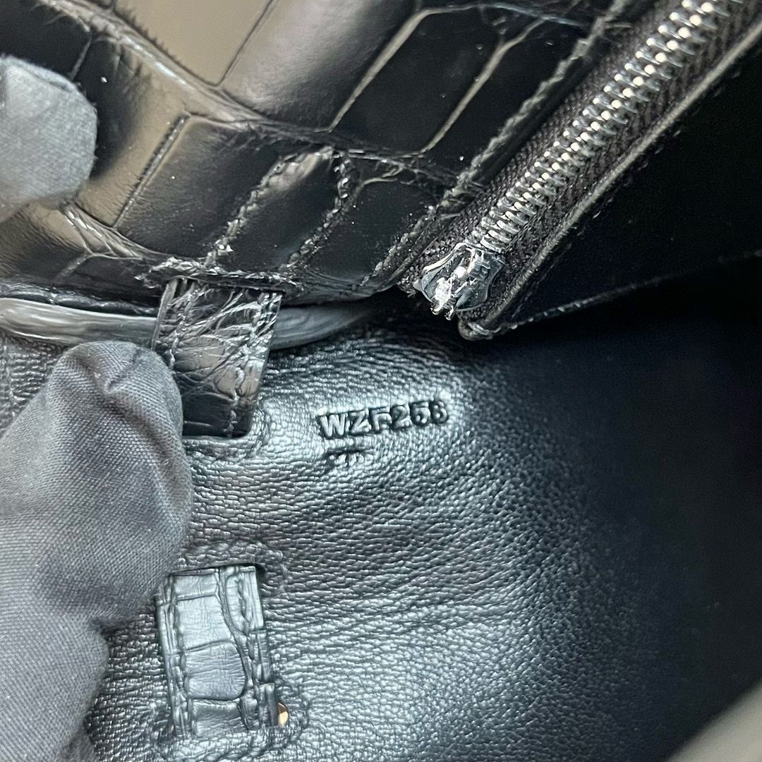 Hermes Kelly 25 Retourne Handmade Bag in Black Alligator Leather - Image 8