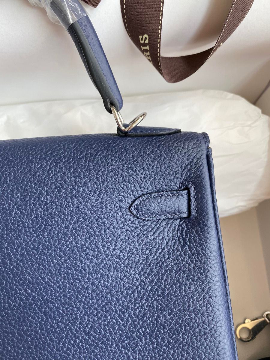 Hermes Kelly Retourne 25 Handmade Bag In Blue Saphir Clemence Leather - Image 5
