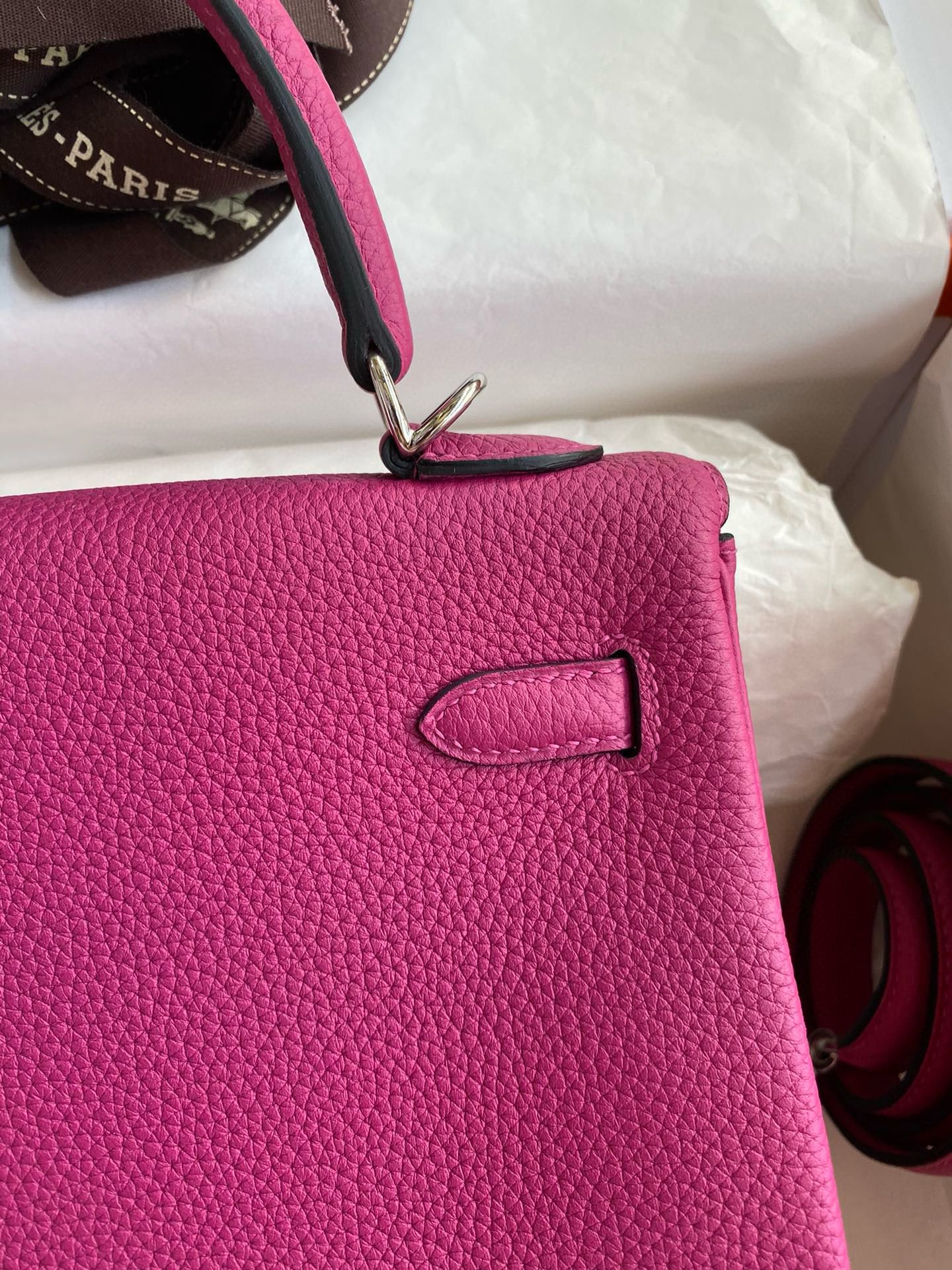 Hermes Kelly Retourne 25 Handmade Bag In Rose Purple Clemence Leather - Image 5