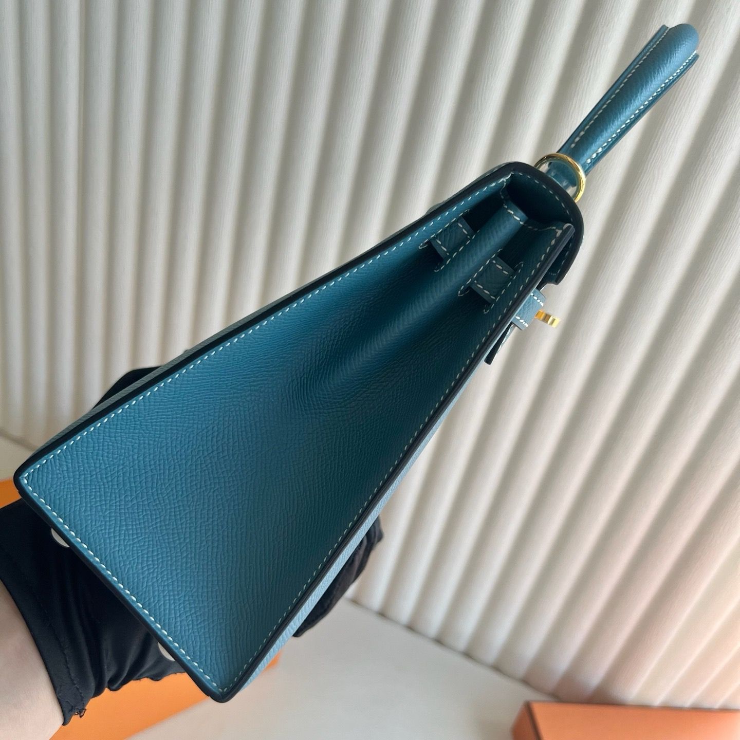 Hermes Kelly Sellier 25 Handmade Bag in New Blue Jean Epsom Calfskin - Image 10