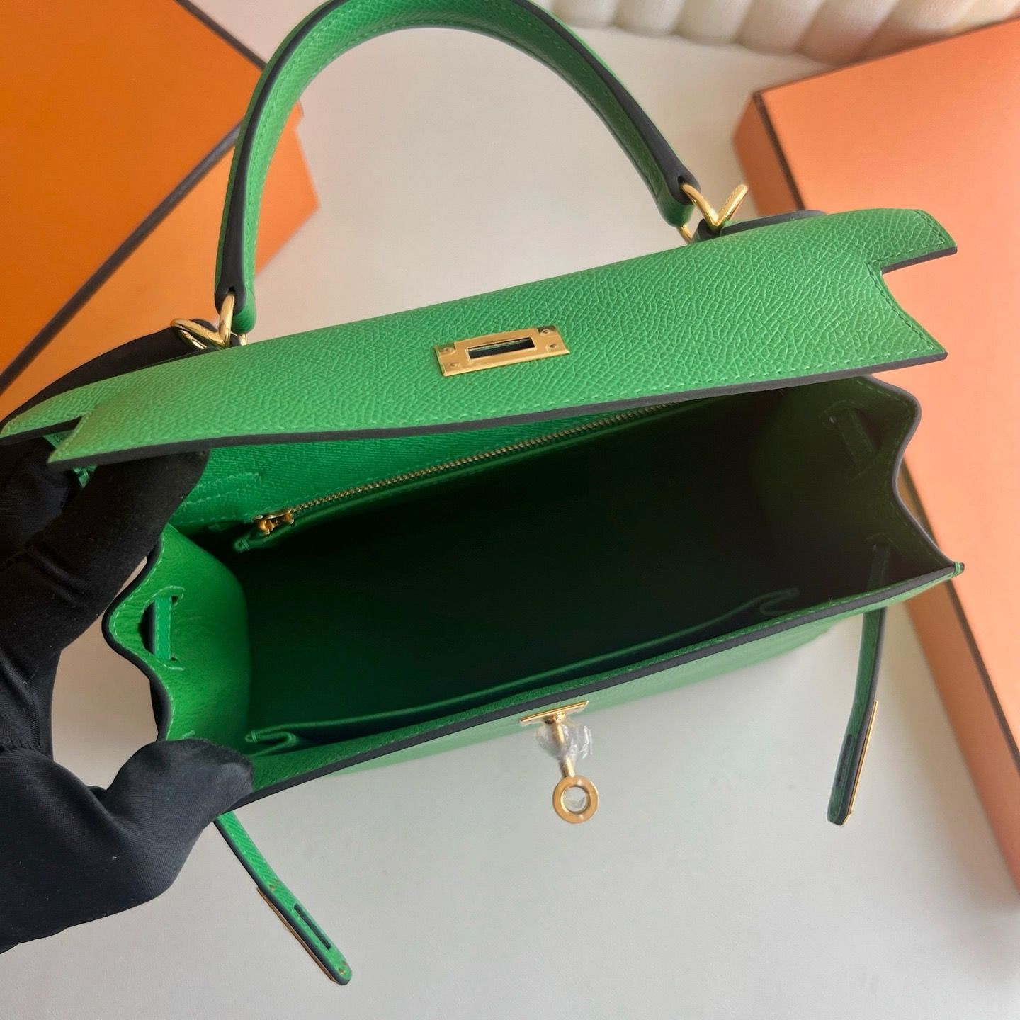 Hermes Kelly Sellier 25 Handmade Bag in Cactus Epsom Calfskin - Image 7