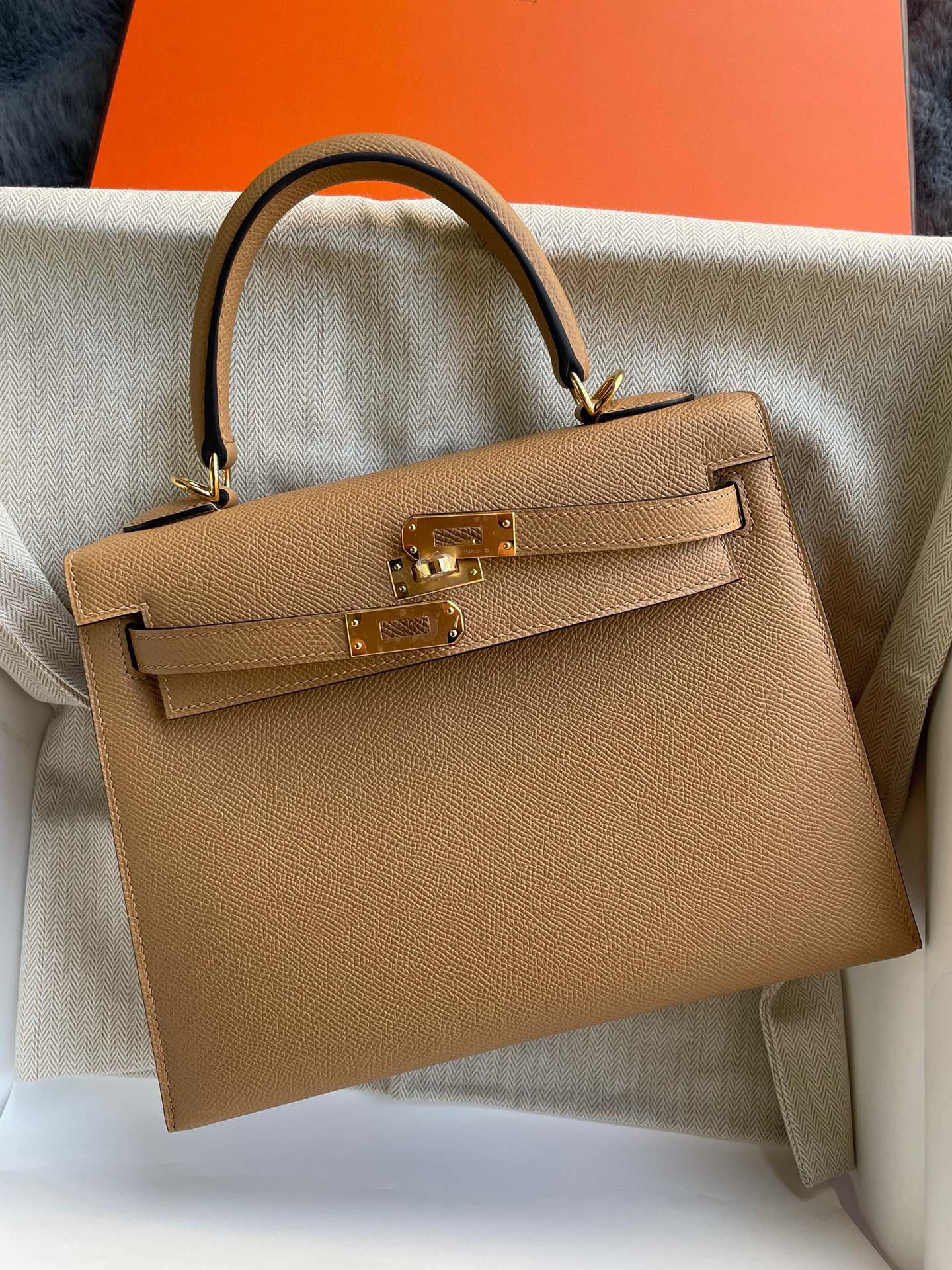 Hermes Kelly Sellier 25 Handmade Bag In Chai Epsom Calfskin - Image 7