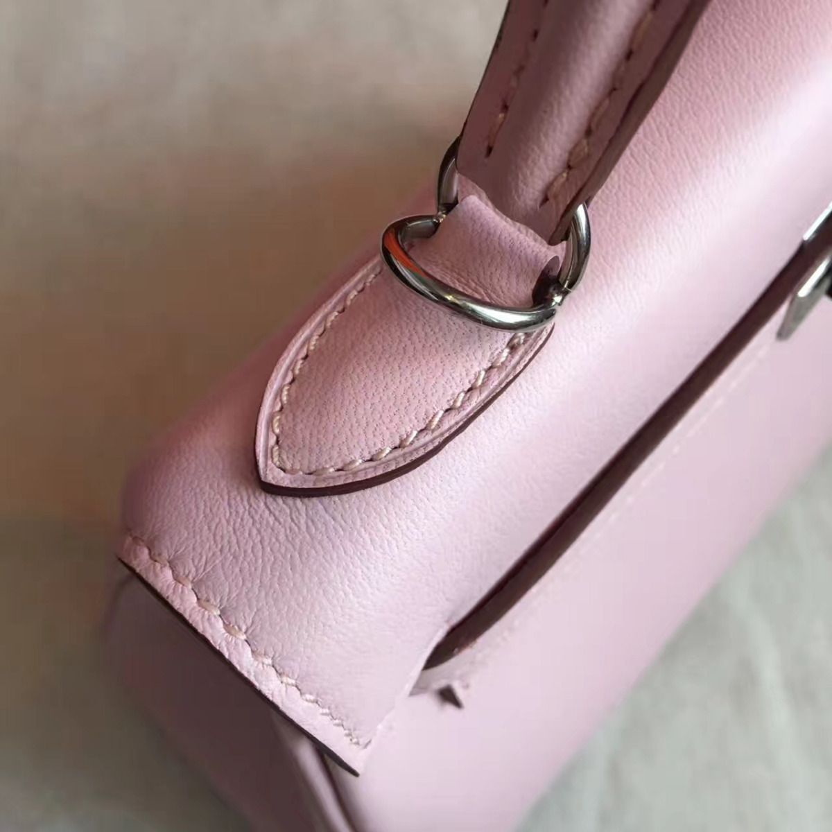 Hermes Kelly 25cm Retourne Handmade Bag In Rose Dragee Swift Leather - Image 5