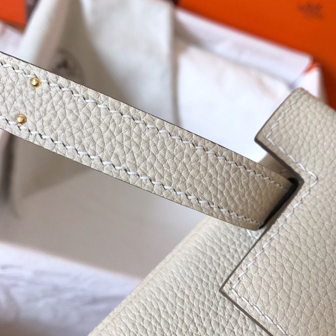 Hermes Kelly Retourne 28 Handmade Bag In Craie Clemence Leather - Image 5