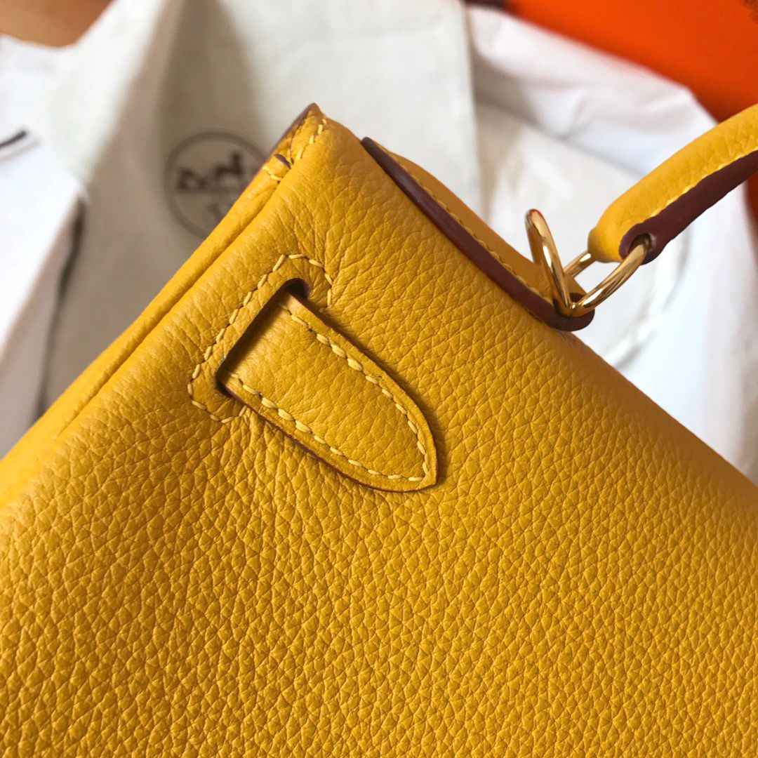 Hermes Kelly Retourne 28 Handmade Bag In Jaune Ambre Clemence Leather - Image 7