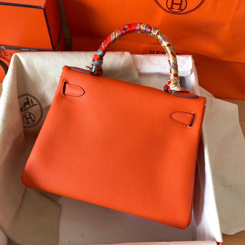 Hermes Kelly Retourne 28 Handmade Bag In Orange Clemence Leather - Image 4