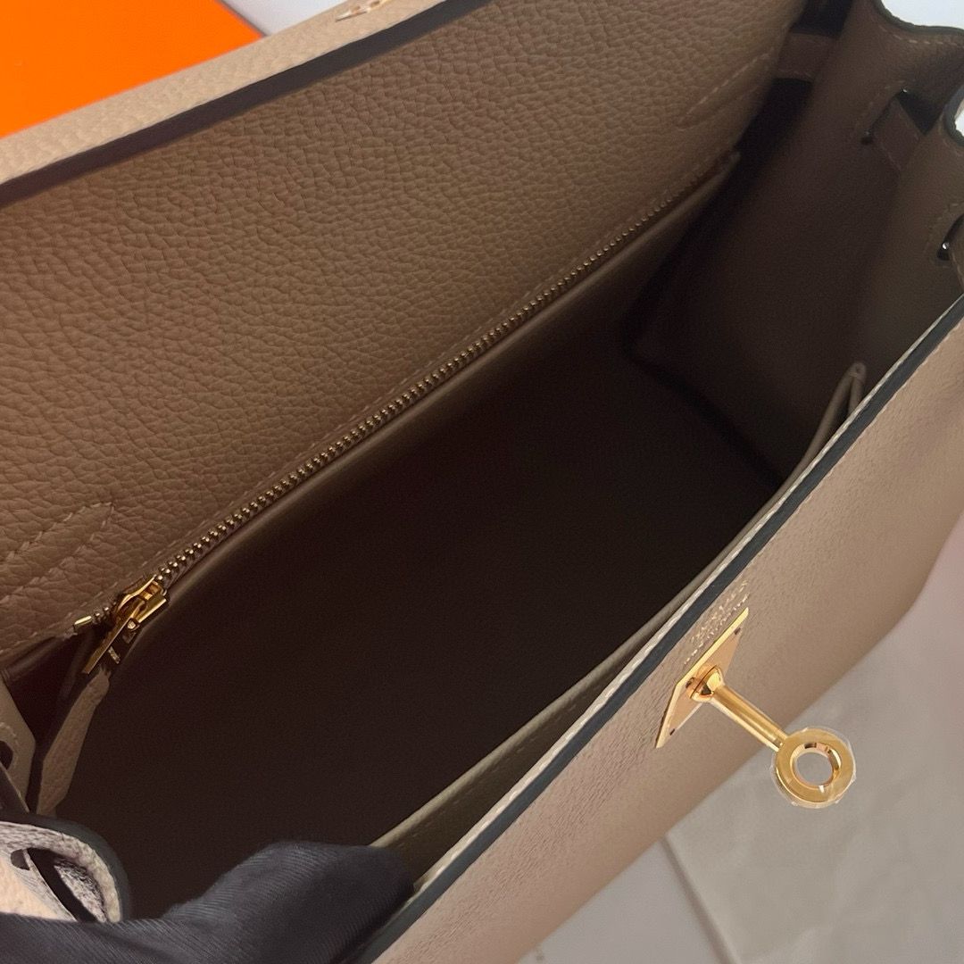 Hermes Kelly Retourne 28 Handmade Bag in Trench Clemence Leather - Image 10