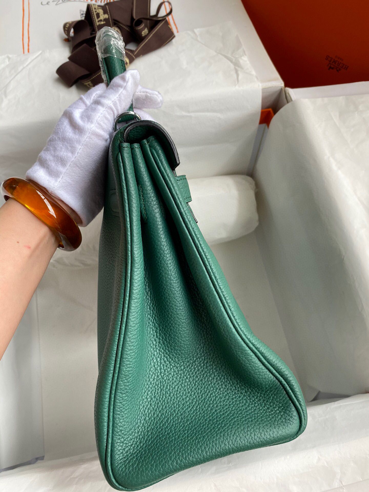 Hermes Kelly Retourne 32 Handmade Bag In Malachite Clemence Leather - Image 6
