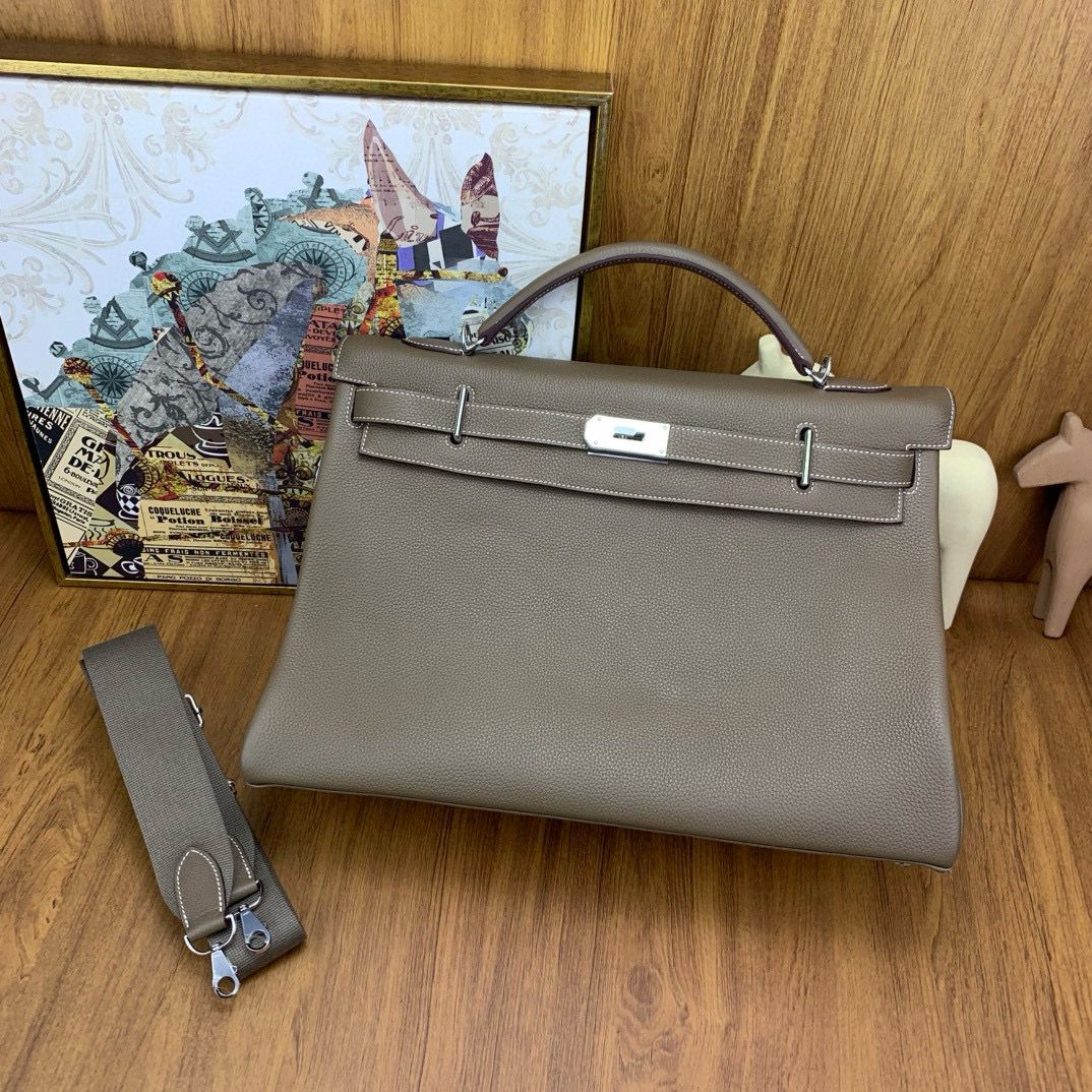 Hermes Kelly 42 Maxi Handmade Bag in Taupe Clemence Leather - Image 4
