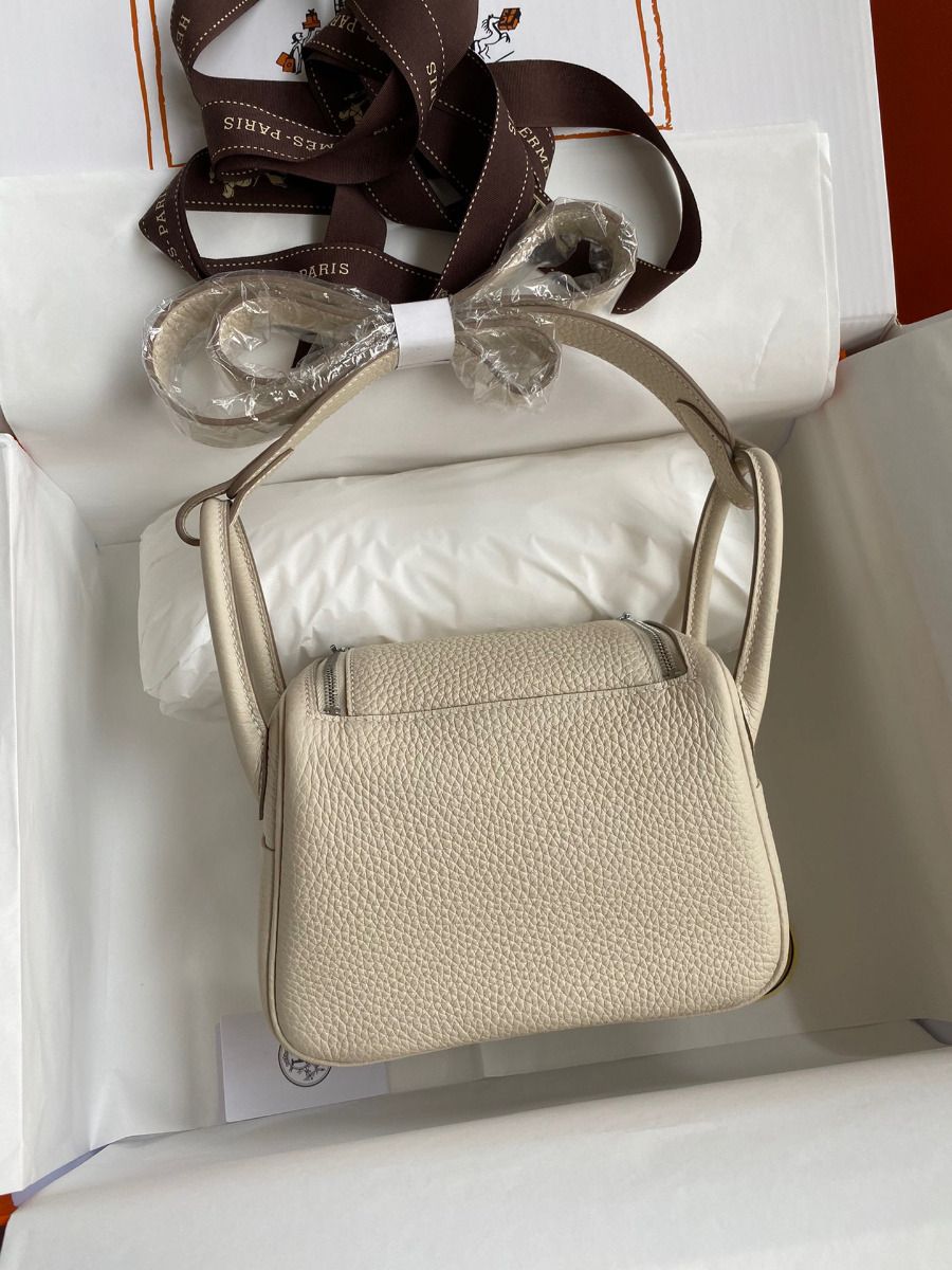 Hermes Mini Lindy Handmade Bag In Craie Clemence Leather - Image 9