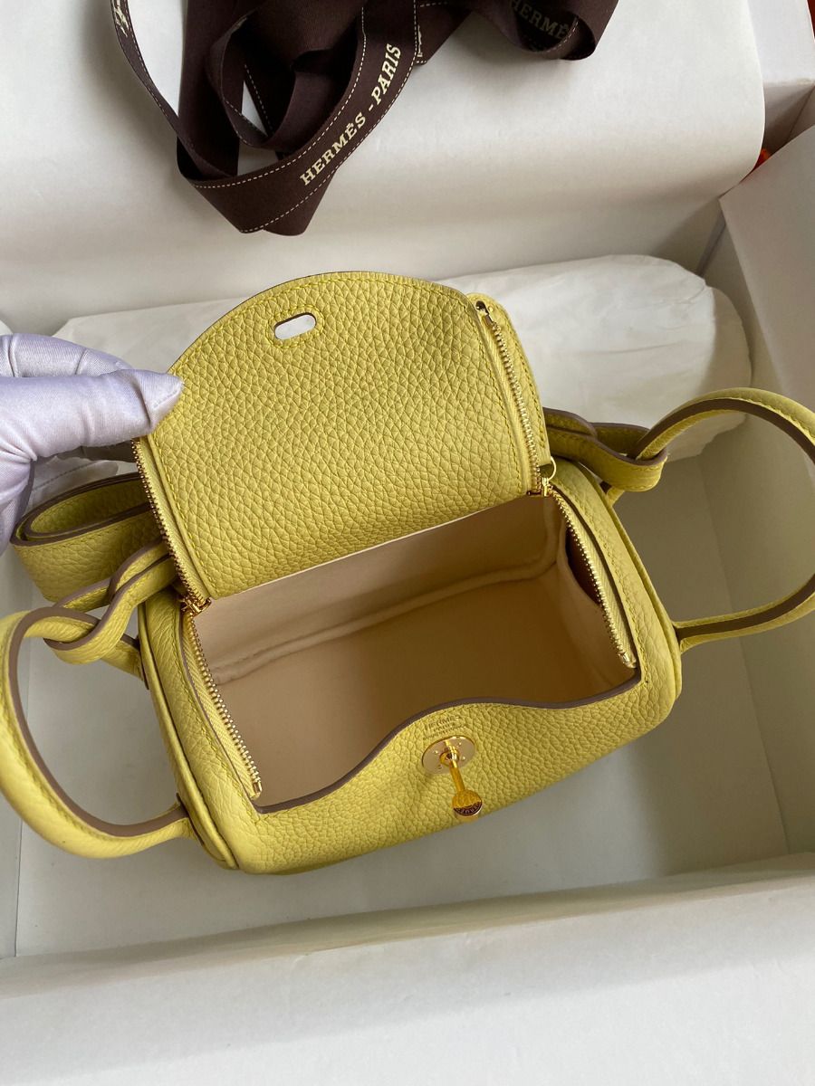 Hermes Mini Lindy Handmade Bag In Jaune Poussin Clemence Leather - Image 7