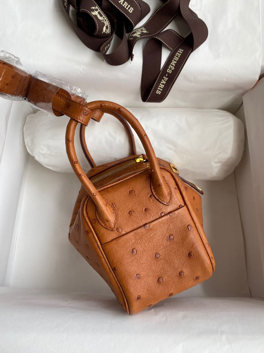 Hermes Mini Lindy Handmade Bag In Gold Ostrich Leather - Image 3
