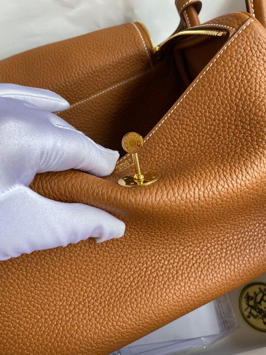 Hermes Lindy 26 Handmade Bag In Gold Clemence Leather - Image 10
