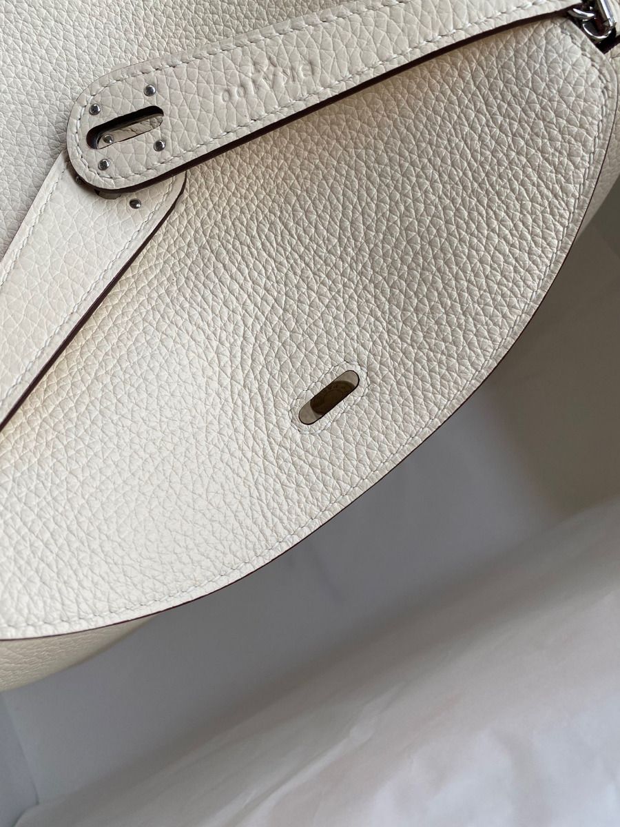 Hermes Lindy 26 Handmade Bag In Nata Clemence Leather - Image 7
