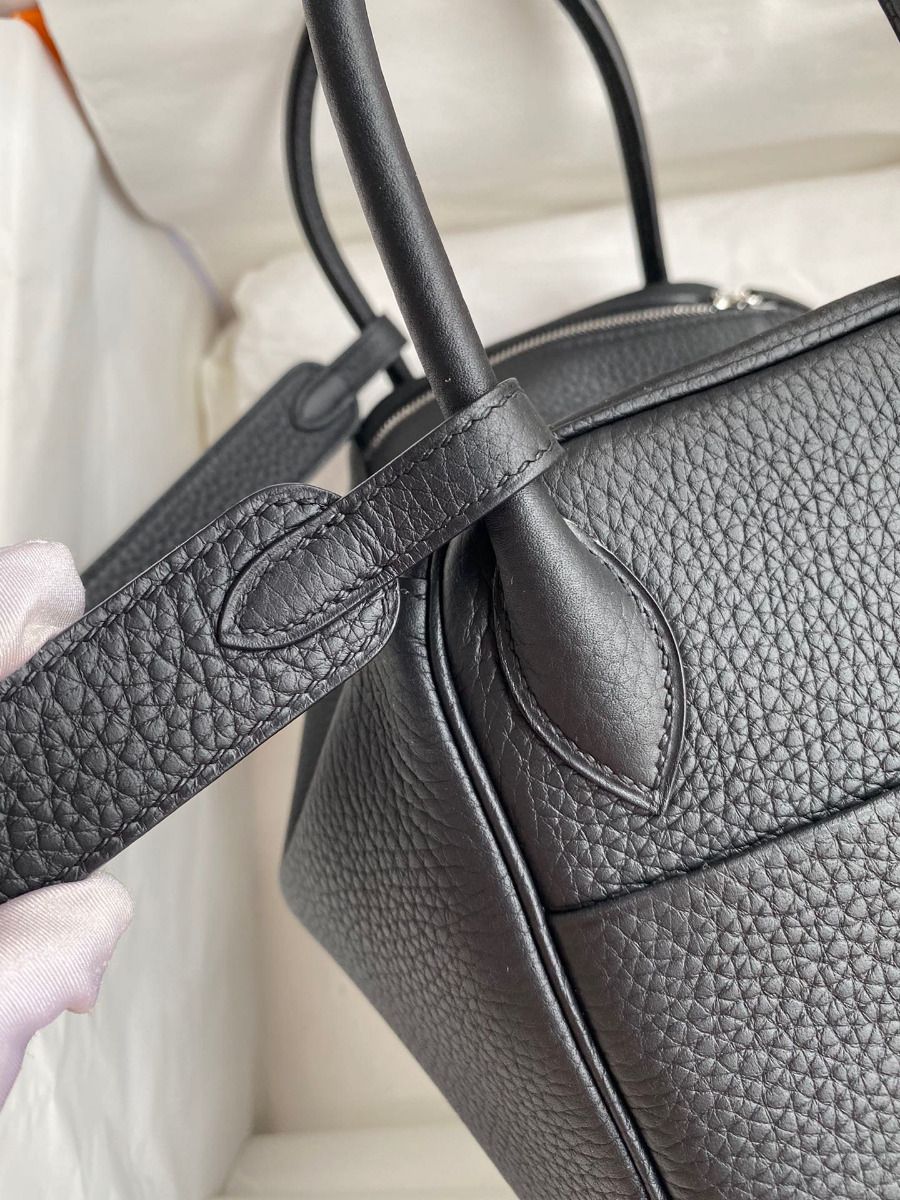 Hermes Lindy 26 Handmade Bag In Black Clemence Leather - Image 5