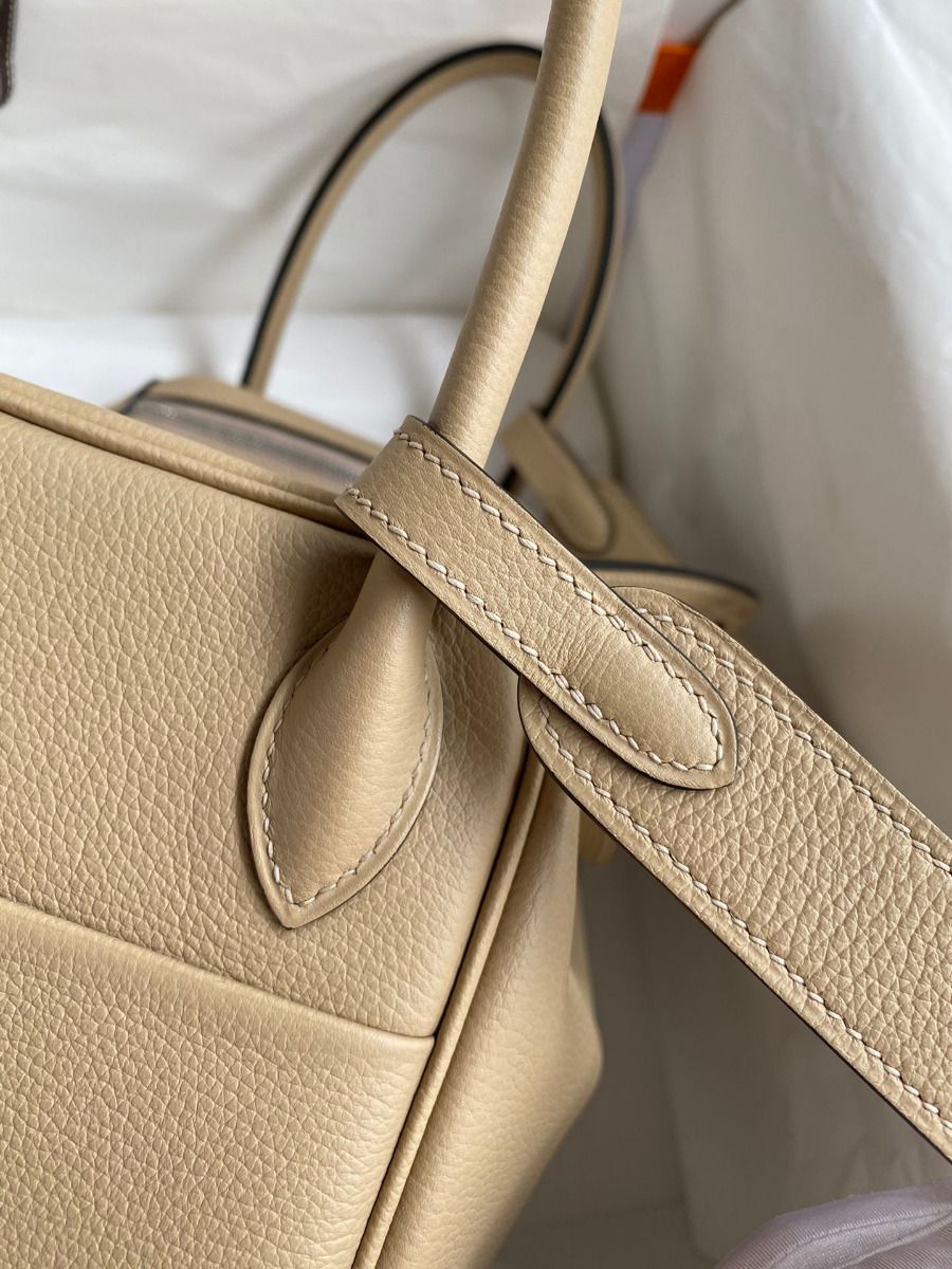 Hermes Lindy 26 Handmade Bag In Trench Clemence Leather - Image 5