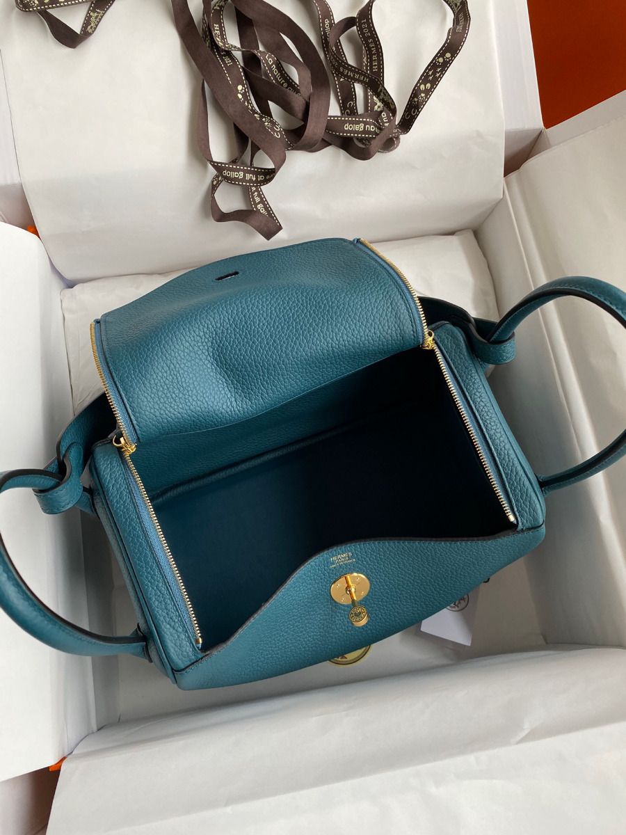 Hermes Lindy 26 Handmade Bag In Vert Bosphore Clemence Leather - Image 9