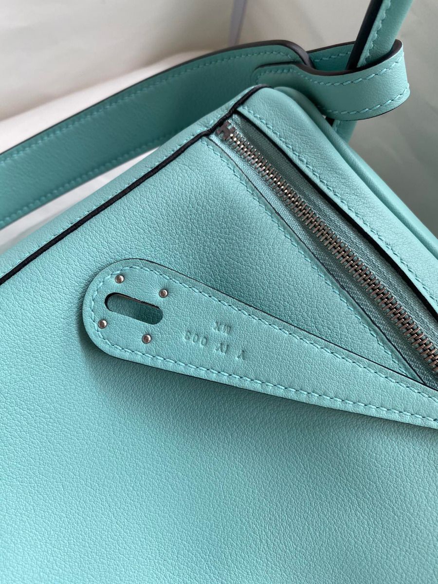 Hermes Lindy 26 Handmade Bag In Blue Atoll Swift Calfskin - Image 6